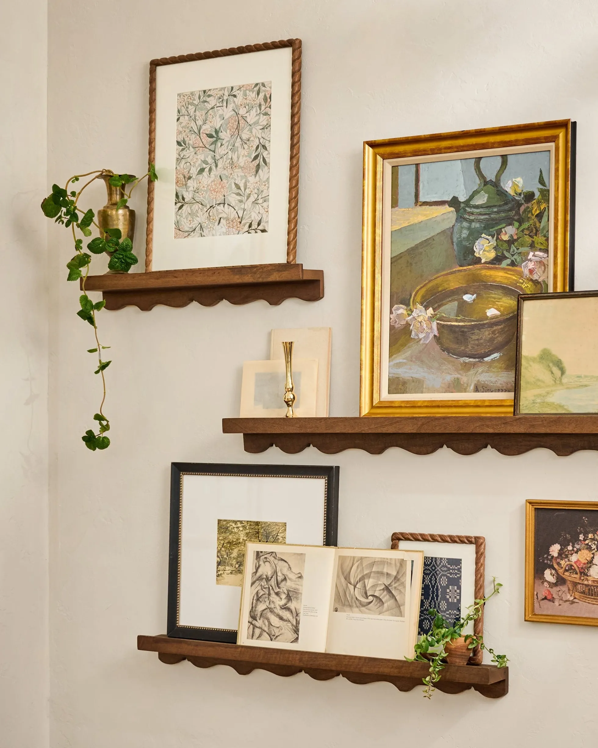 Abigail Vintage Inspired Picture Ledge