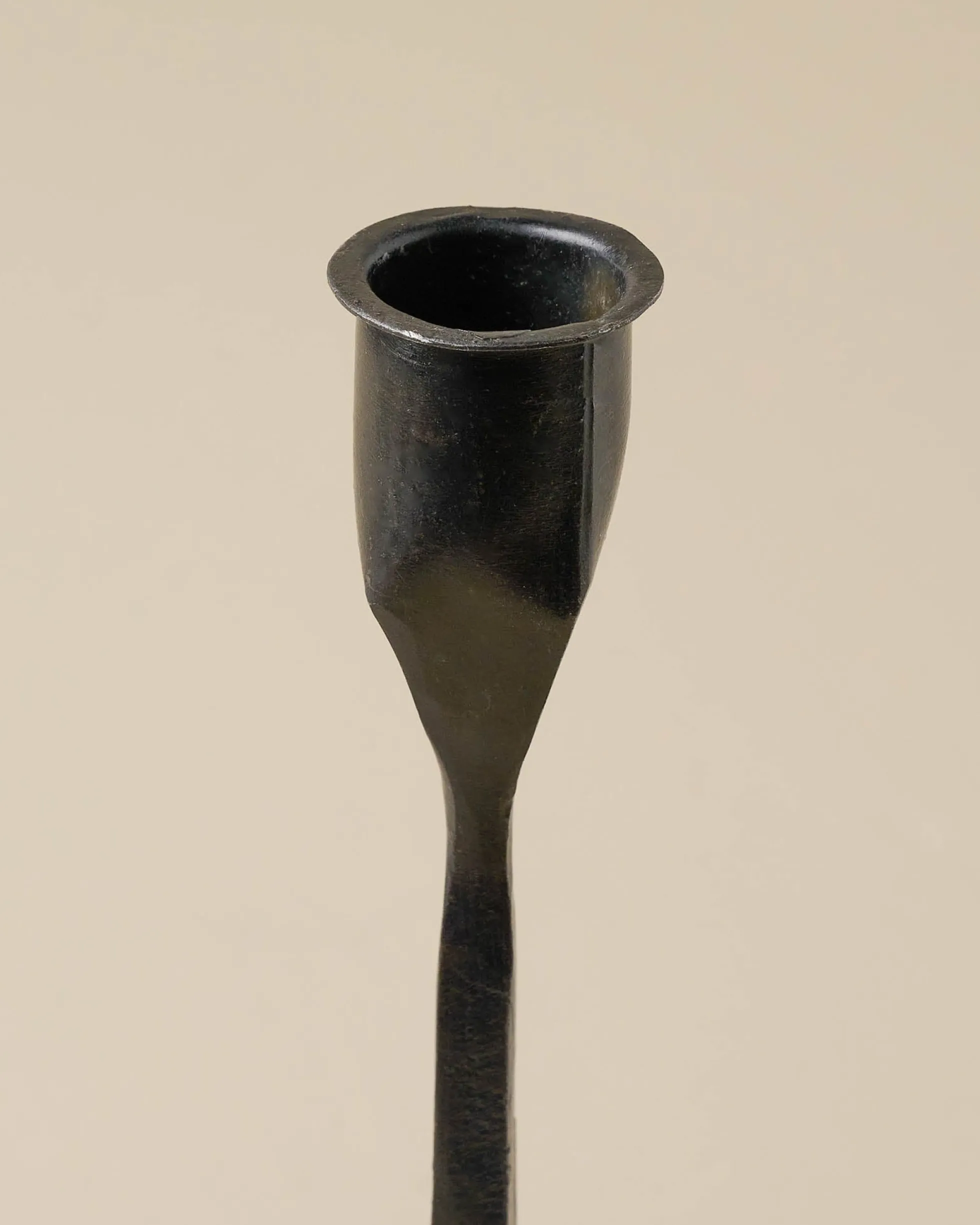 Black Gatecrest