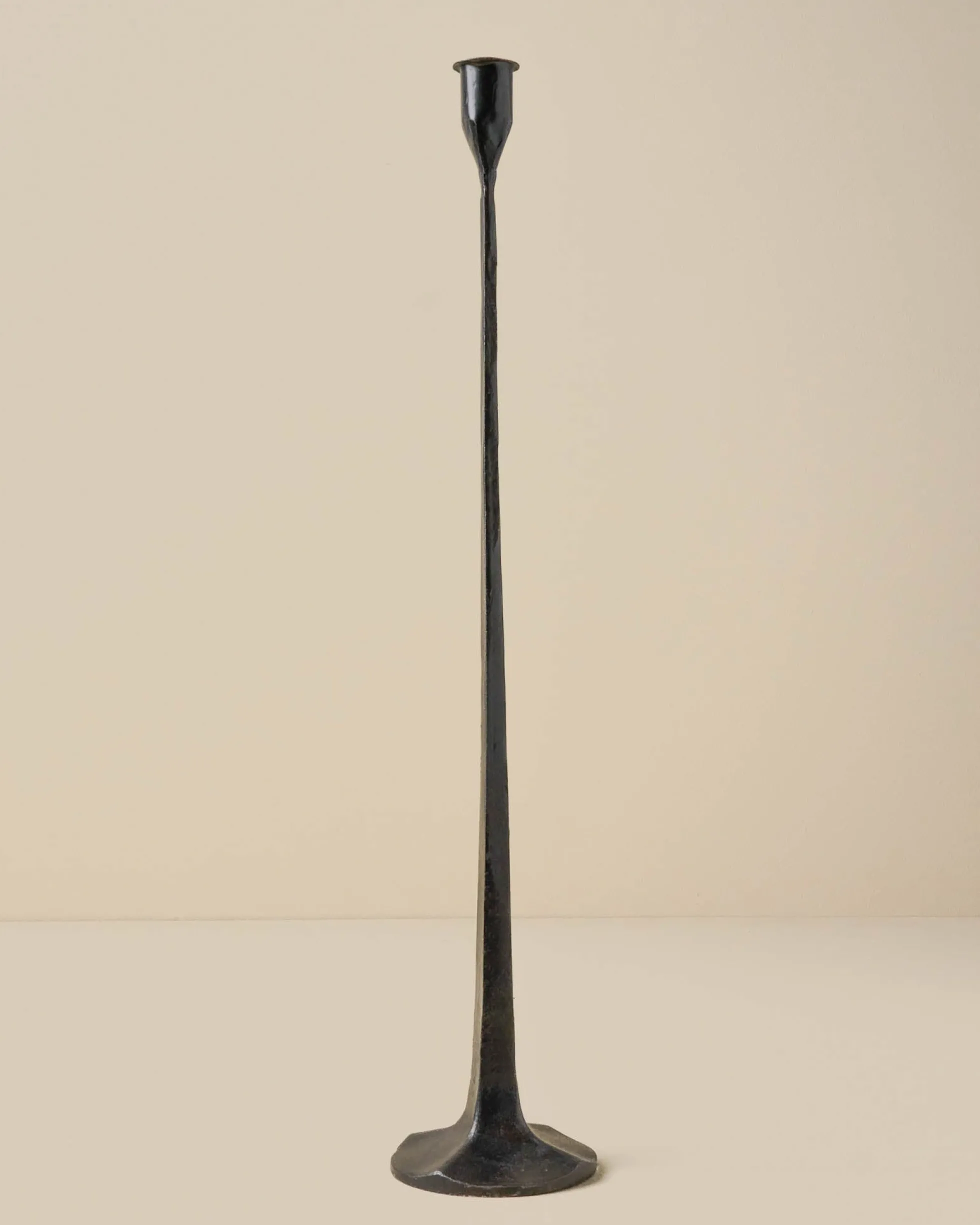 Black Gatecrest