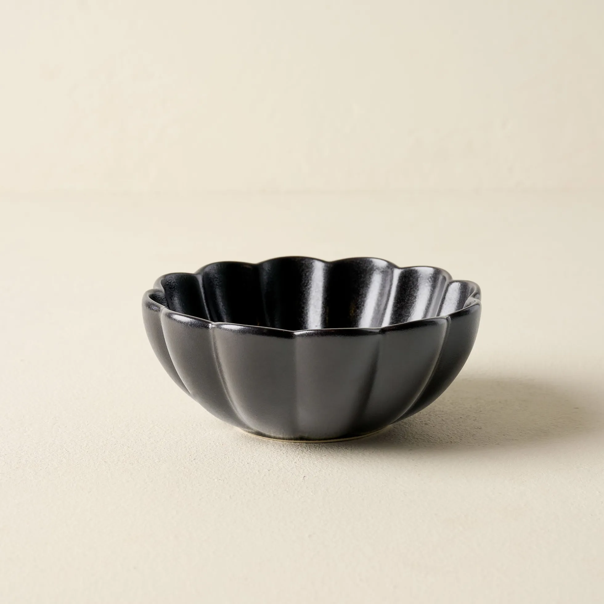 Black Scalloped Cereal Bowl