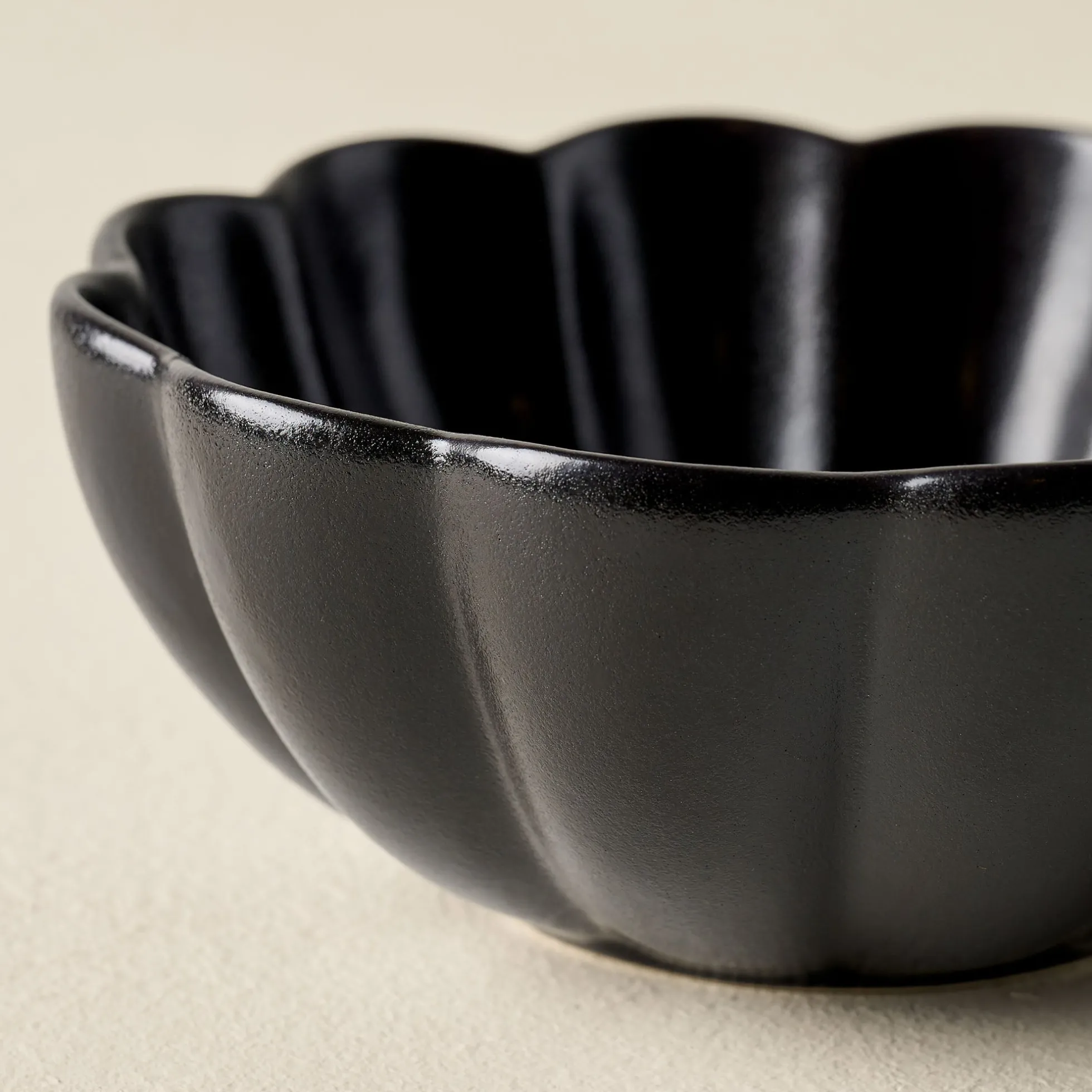 Black Scalloped Cereal Bowl