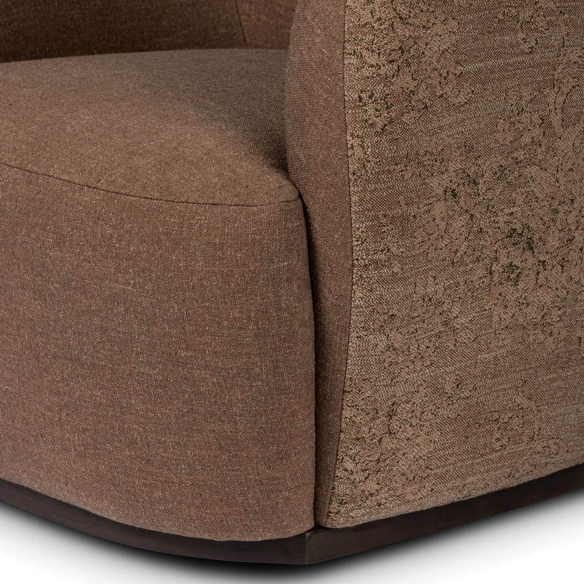 Caesar Swivel Chair