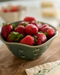 Ceramic Berry Bowl