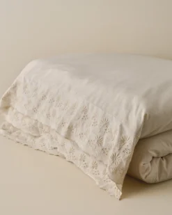 Clara Eyelet Flange Duvet Cover