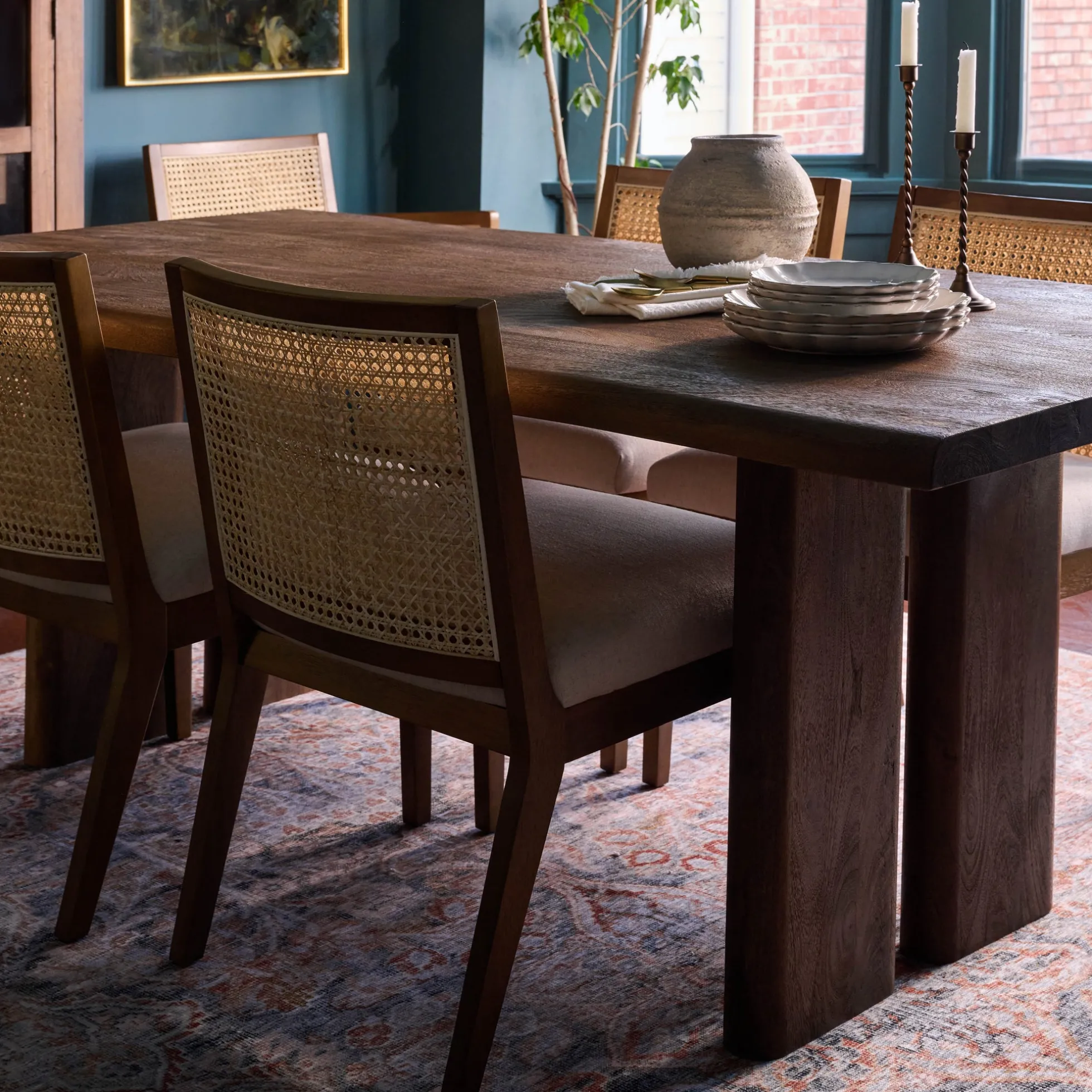 Cliff Dining Table