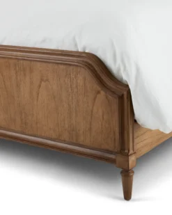 Corinne Bed