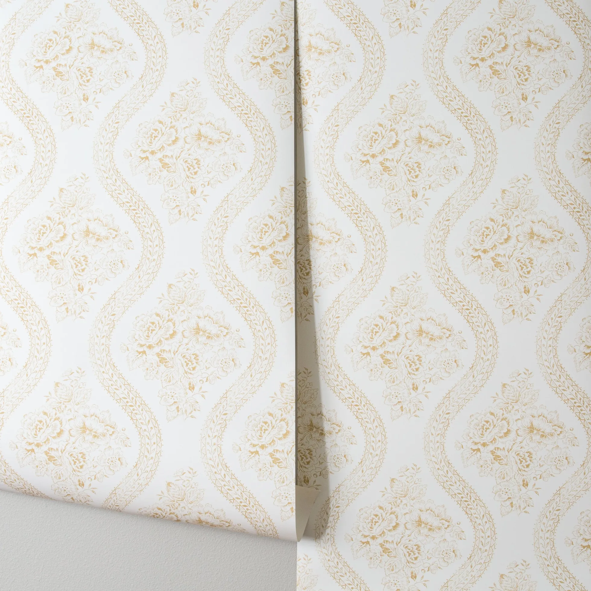 Coverlet Floral Wallpaper