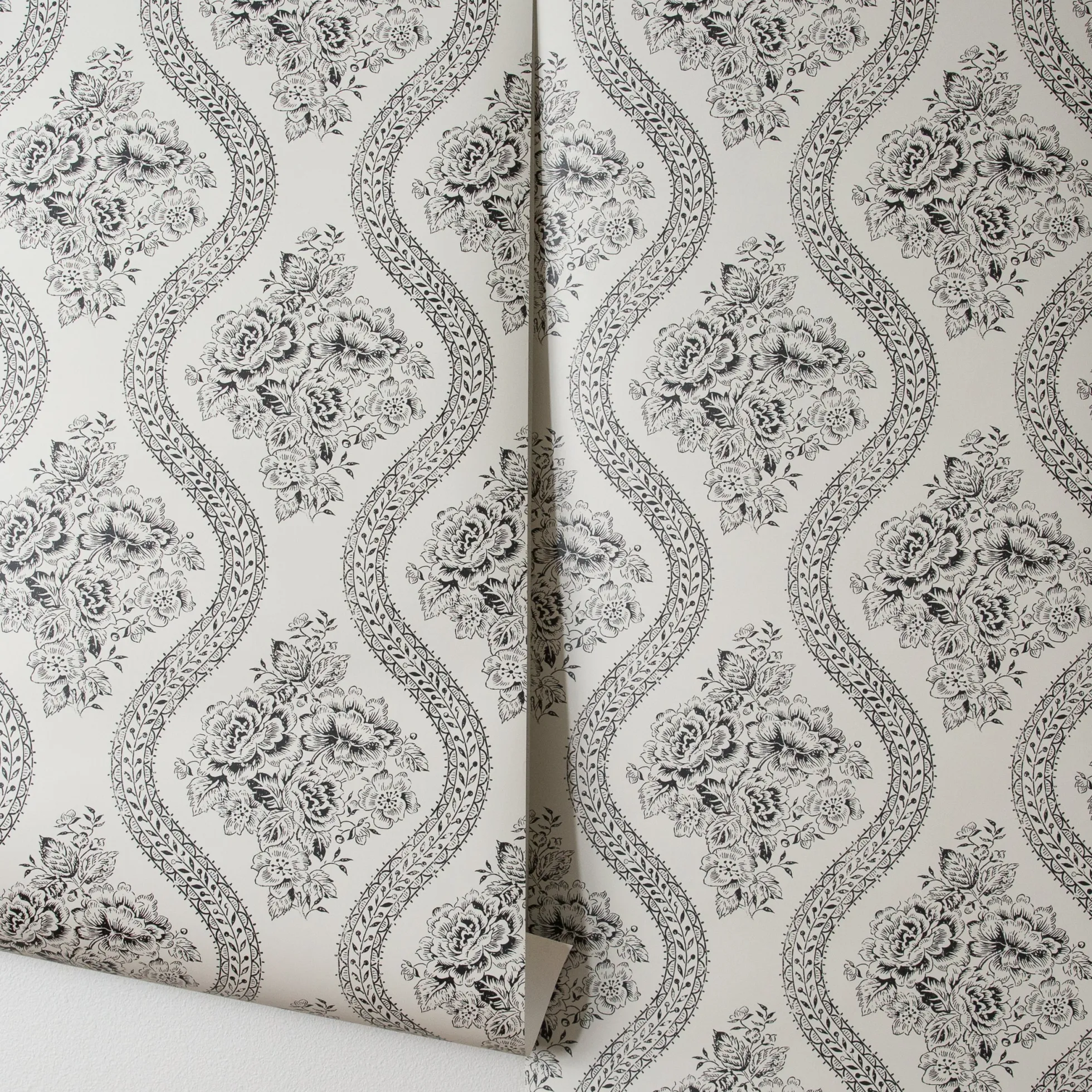 Coverlet Floral Wallpaper