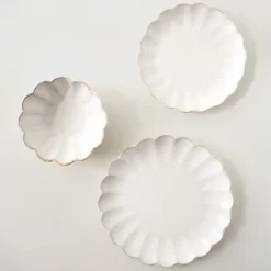 Cream Scalloped 3-Piece Place Setting