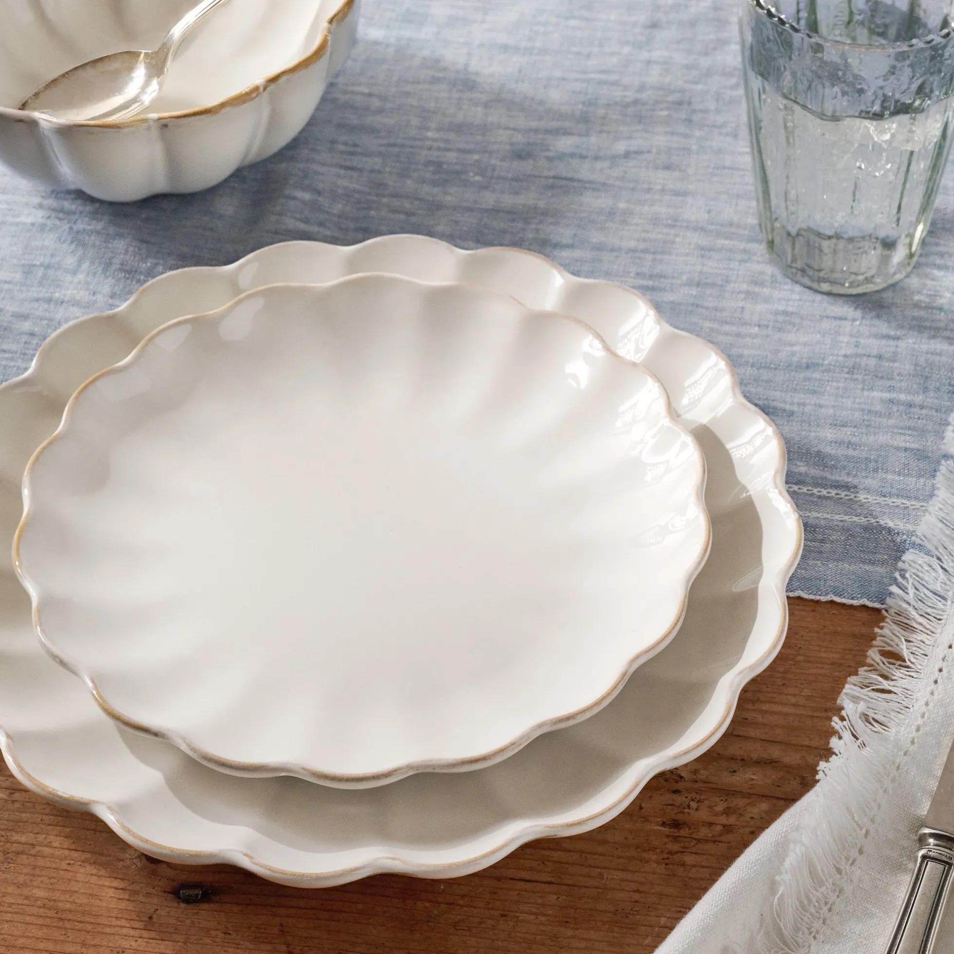 Cream Scalloped 3-Piece Place Setting