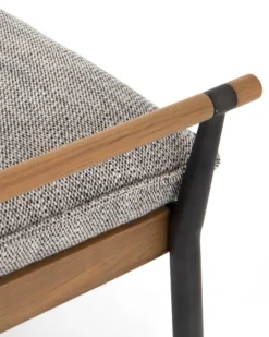 Danielle Bench