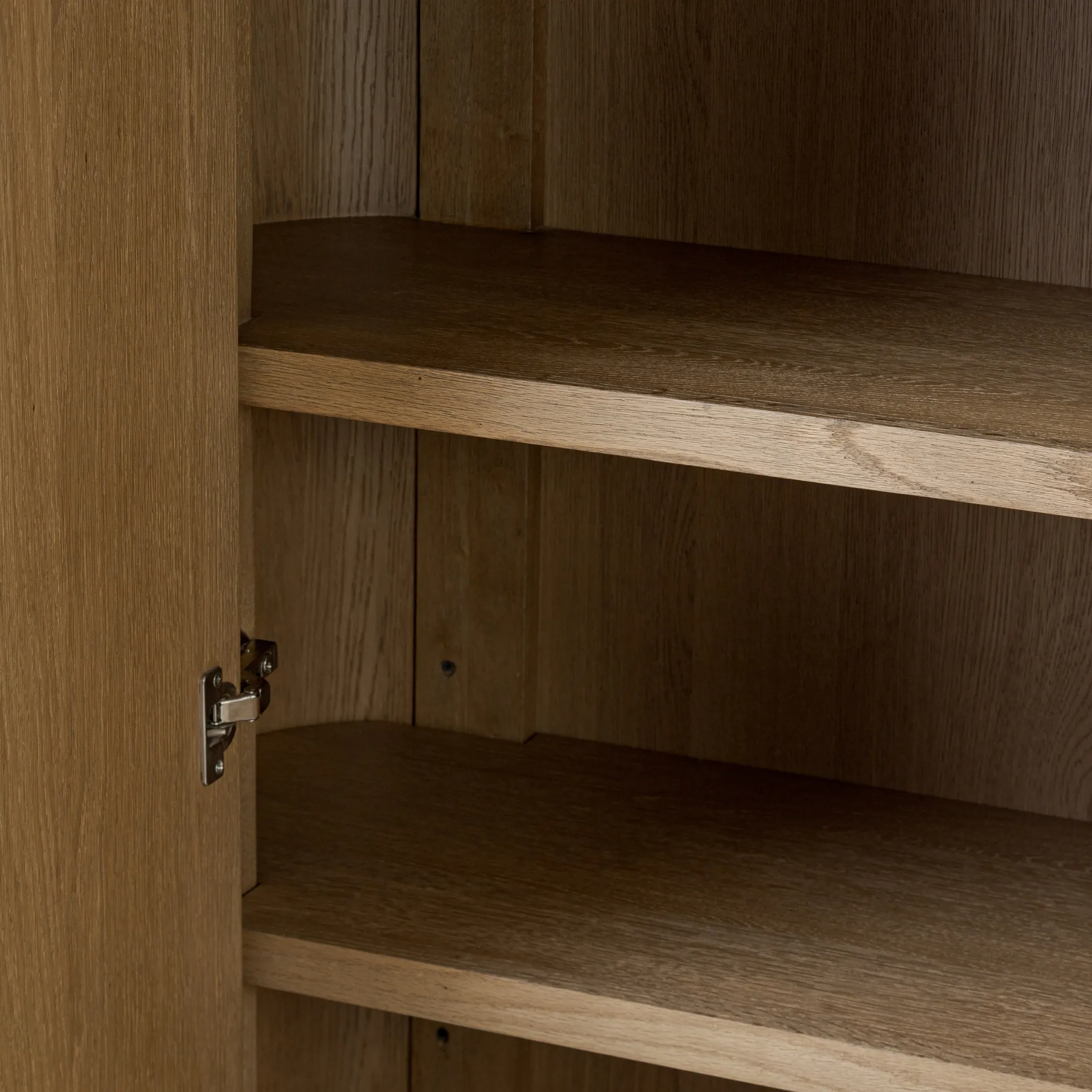 Delphine Cabinet