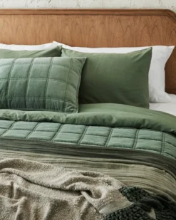 Dusty Green Essential Tassel Throw