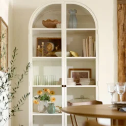 Elise Cabinet