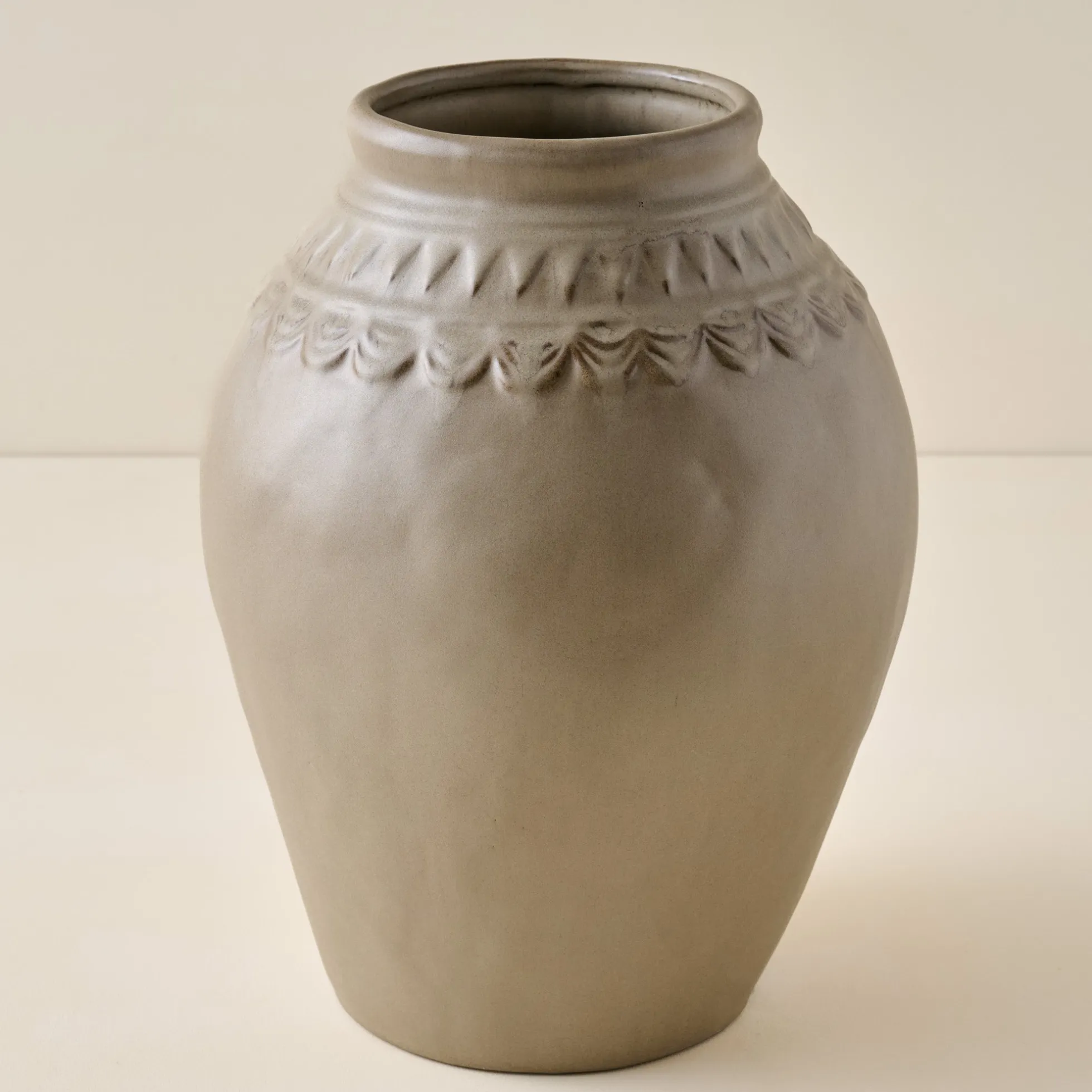 Evelyn Rustic Motif Vase