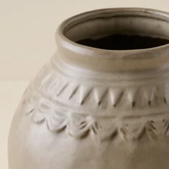 Evelyn Rustic Motif Vase