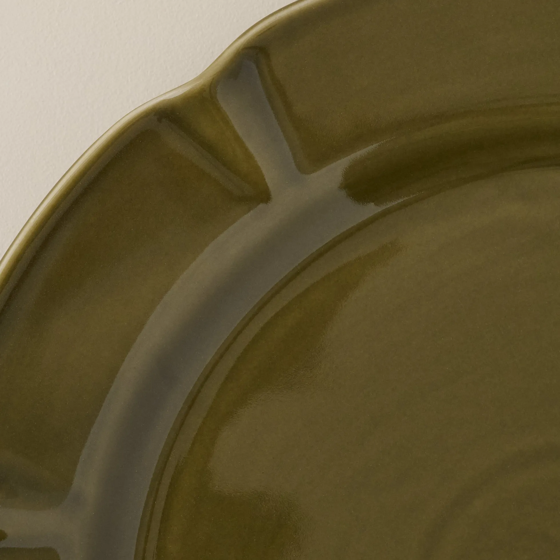 Fern Green Luna Scalloped Plate