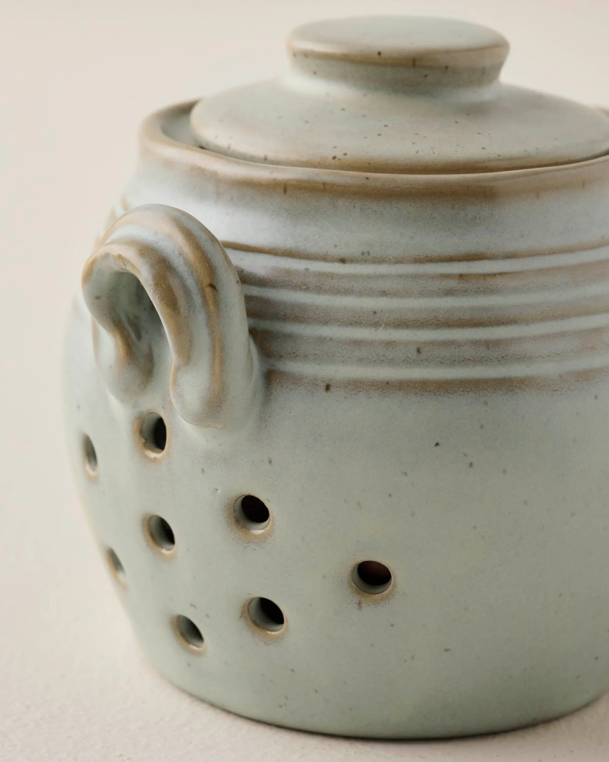 French Grey Garlic Keeper
