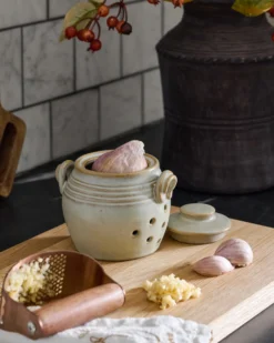 French Grey Garlic Keeper