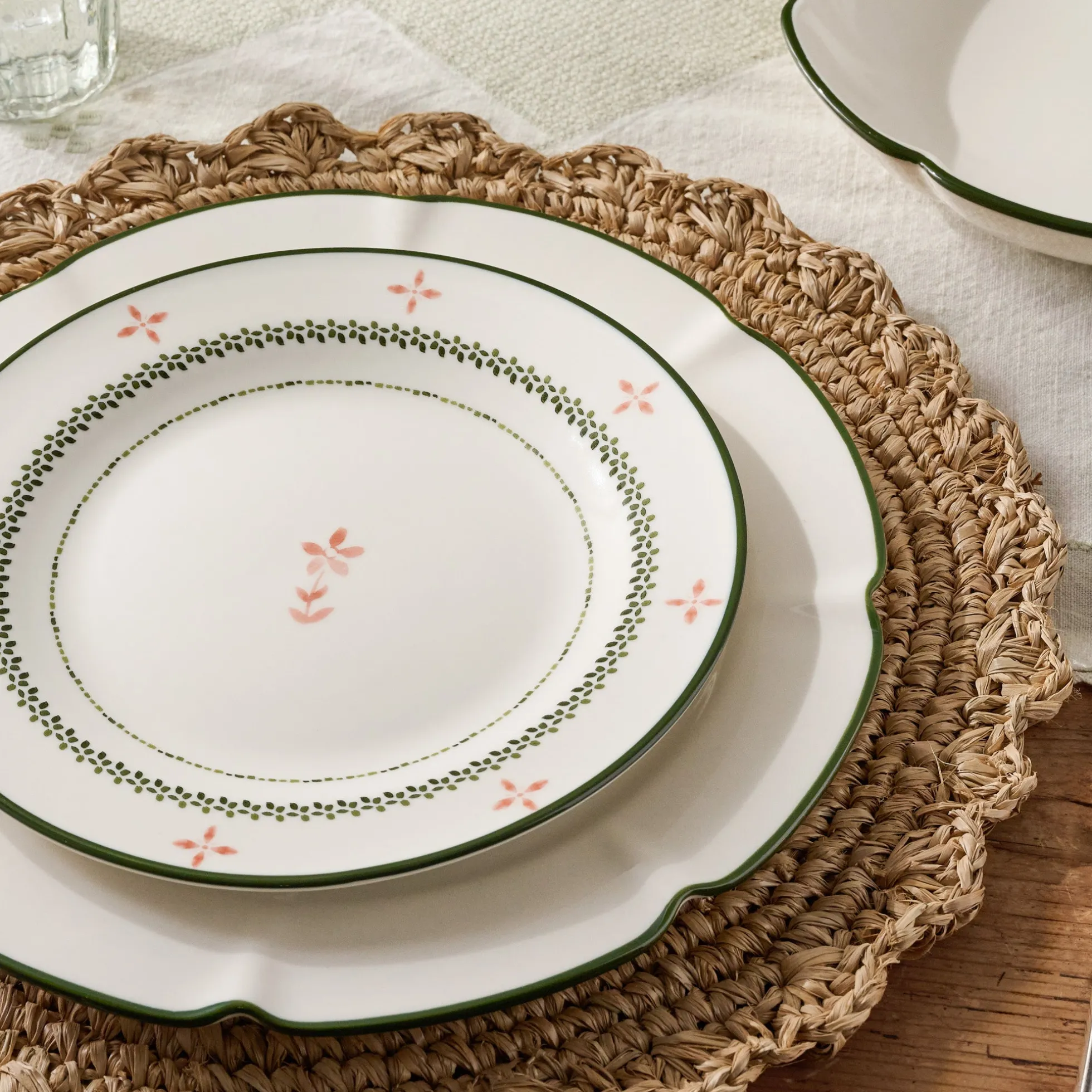 Green Luna Scalloped 3-Piece Place Setting