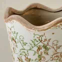 Green Scalloped Distressed Planter