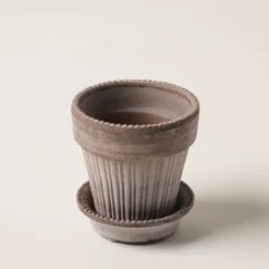 Grey Dotted Bergs Pot