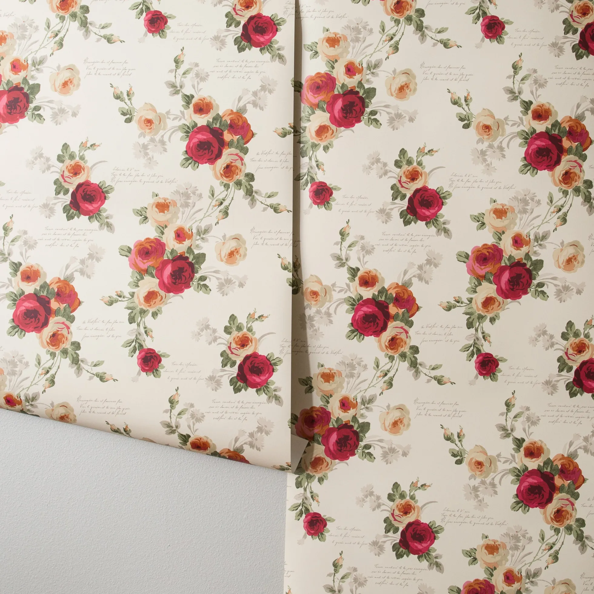 Heirloom Rose Wallpaper