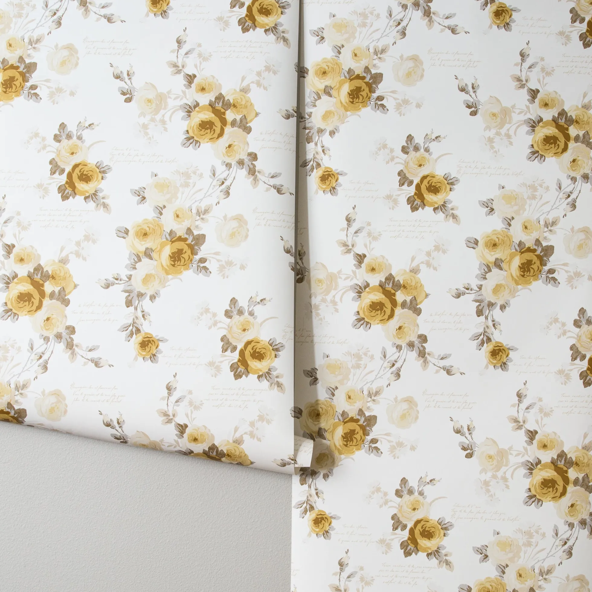 Heirloom Rose Wallpaper