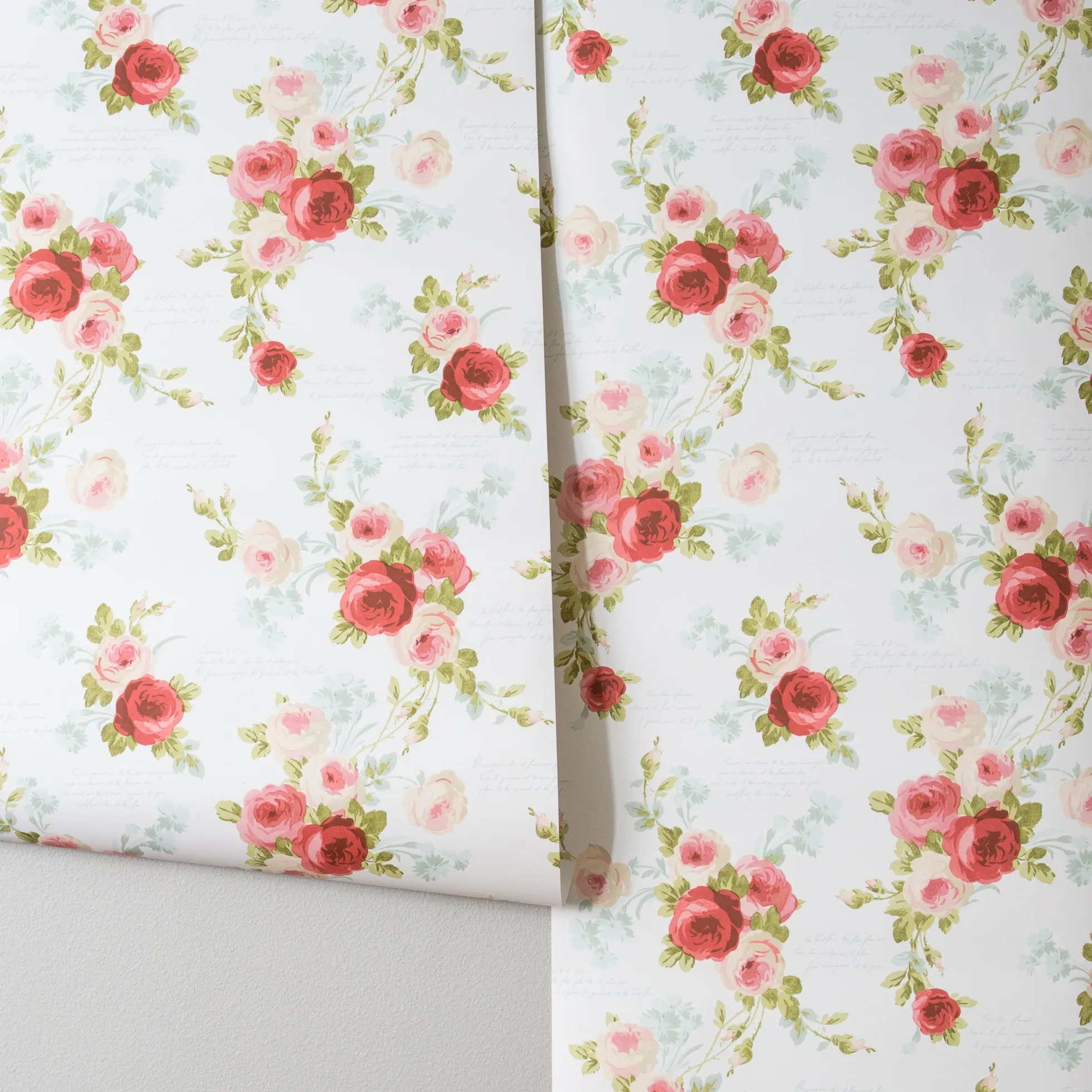 Heirloom Rose Wallpaper