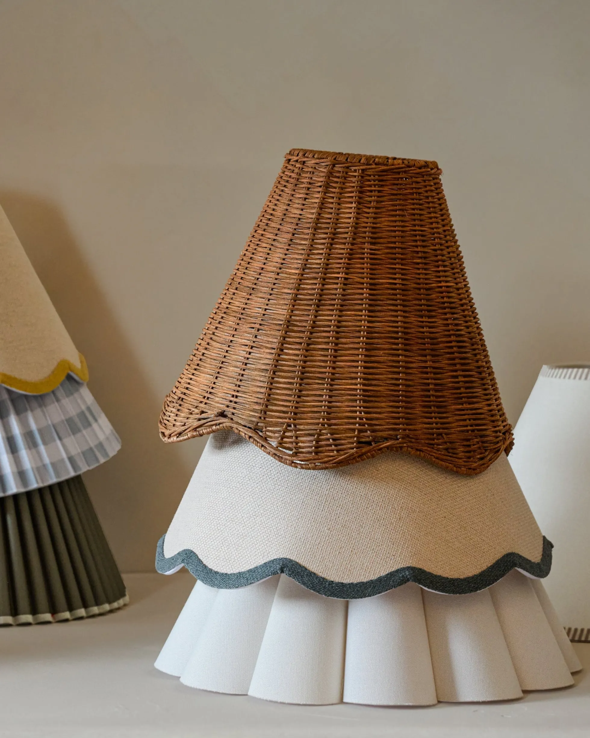 Linen Scallop Shade