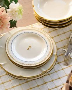 Luna Scalloped Plate