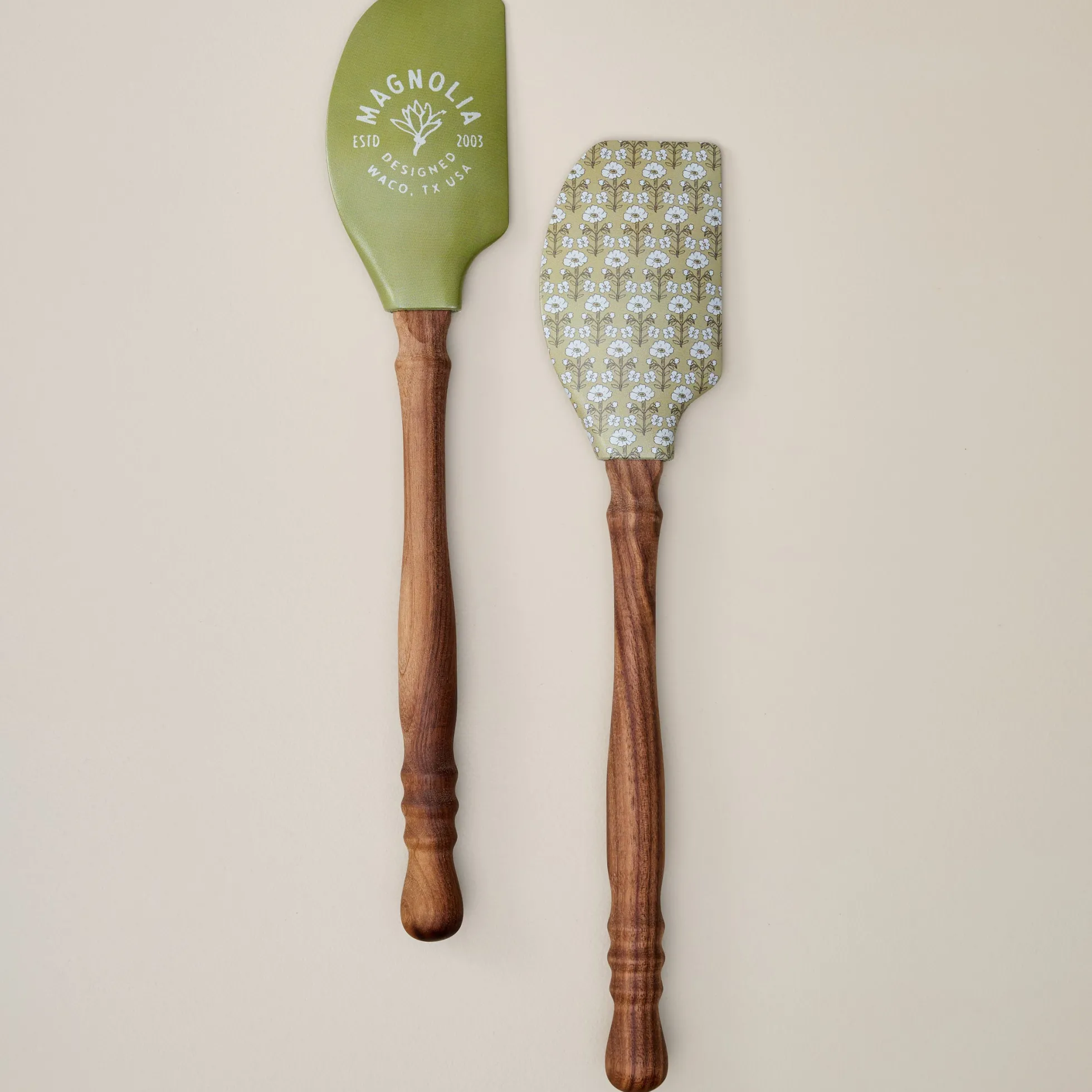 Magnolia Turned Handle Flower Spatula Bundle