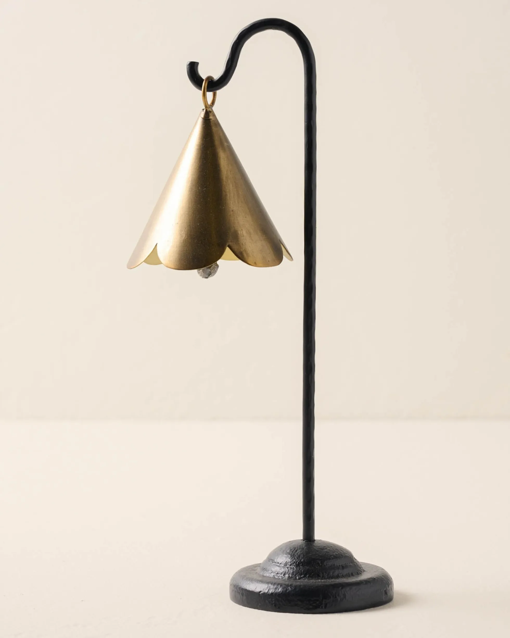 Mariel Standing Scalloped Bell