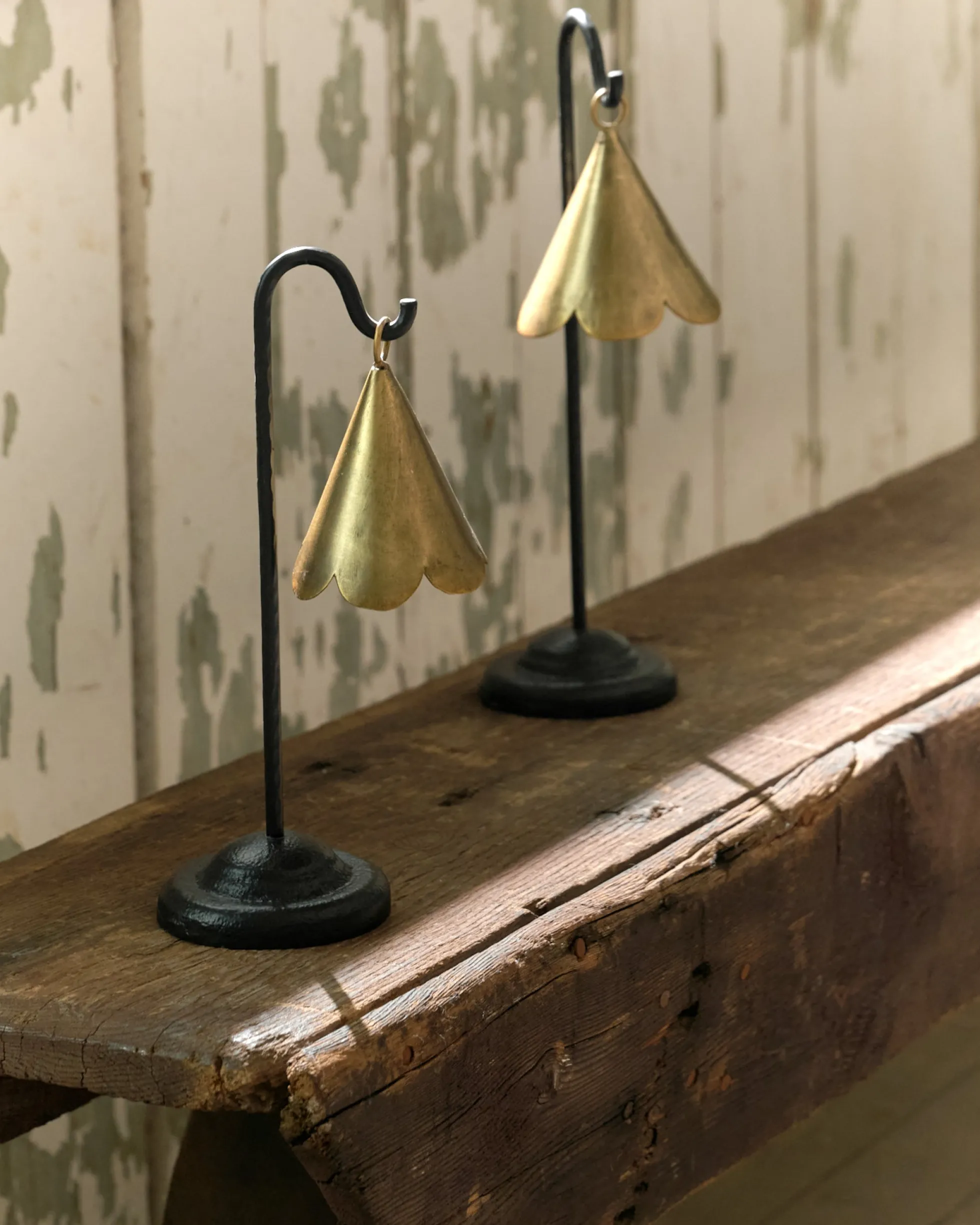 Mariel Standing Scalloped Bell