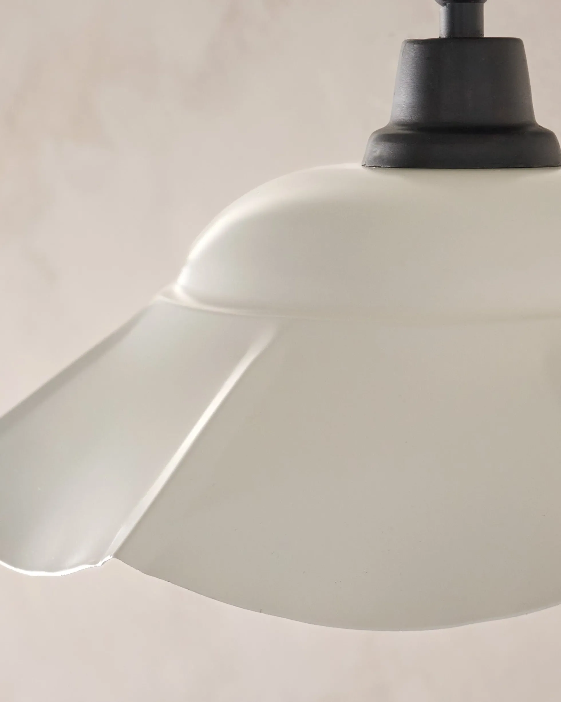 Mary Enamel Plug-in Sconce