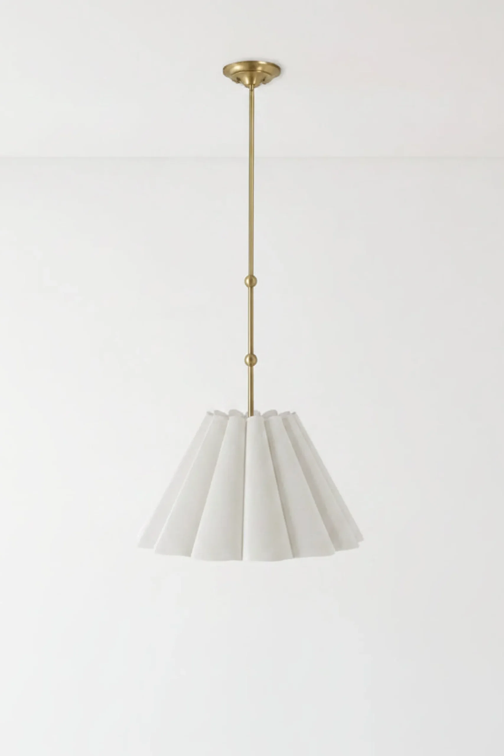 Odette Linen Scallop Pendant (12"-20")