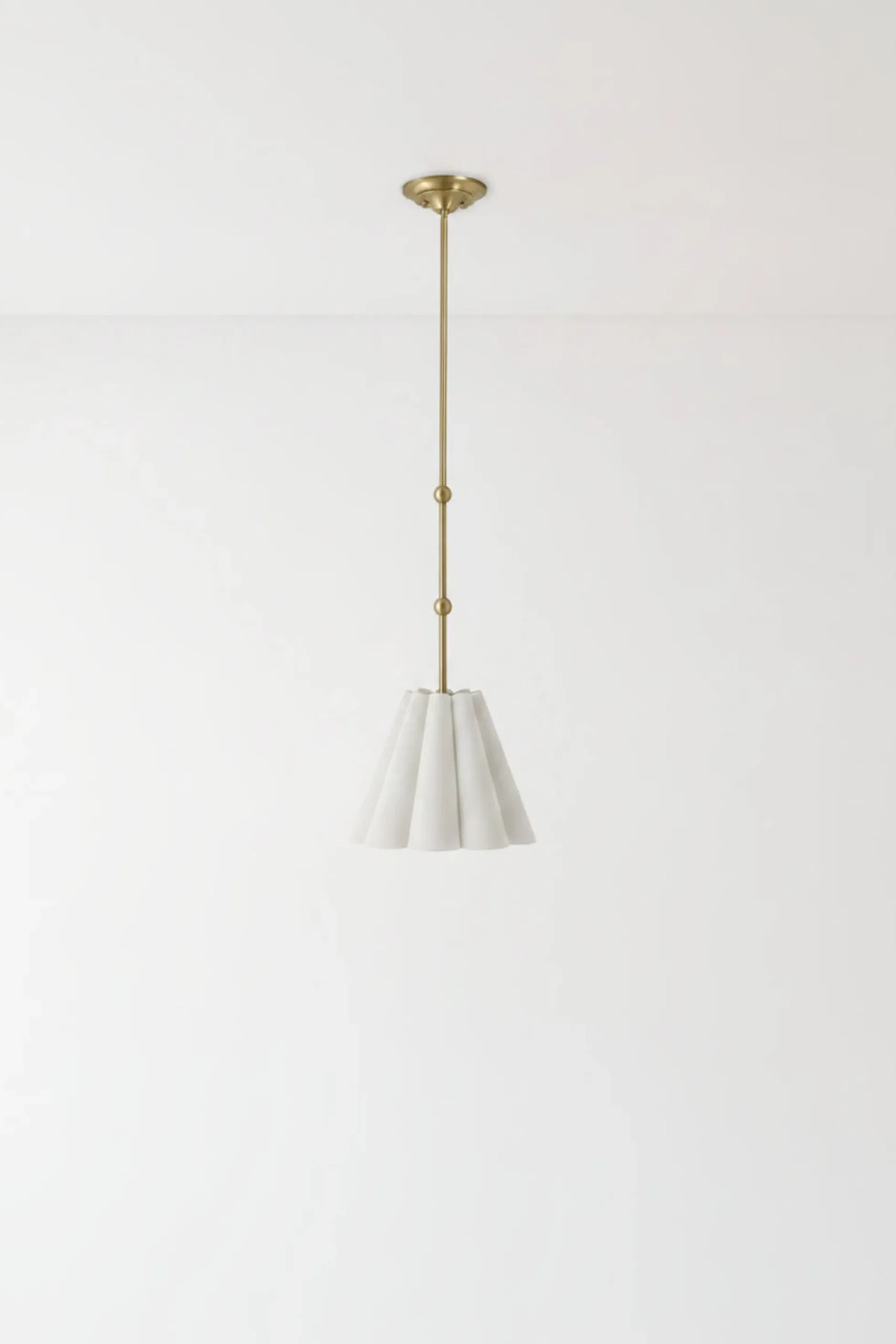 Odette Linen Scallop Pendant (12"-20")