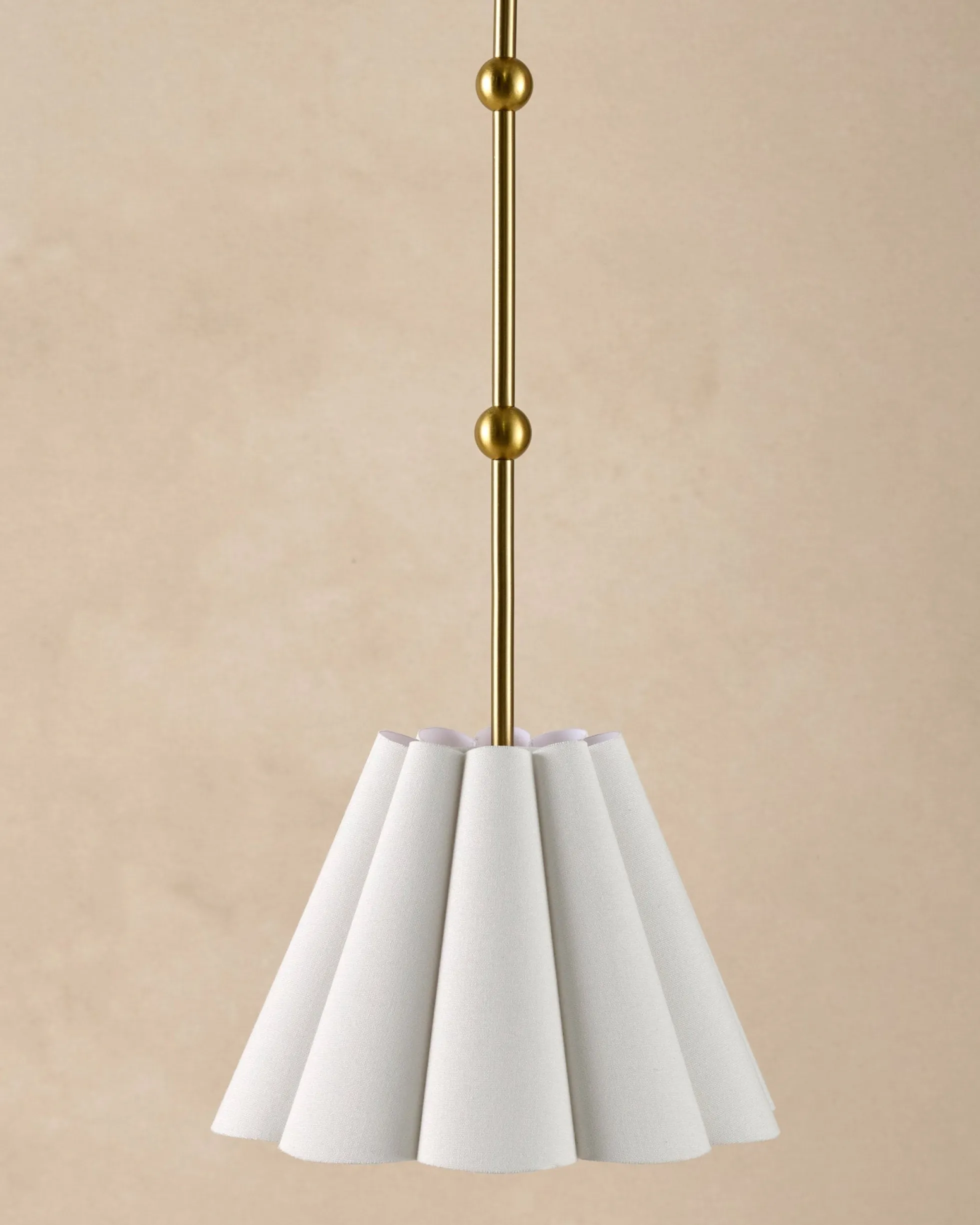Odette Linen Scallop Pendant (12"-20")