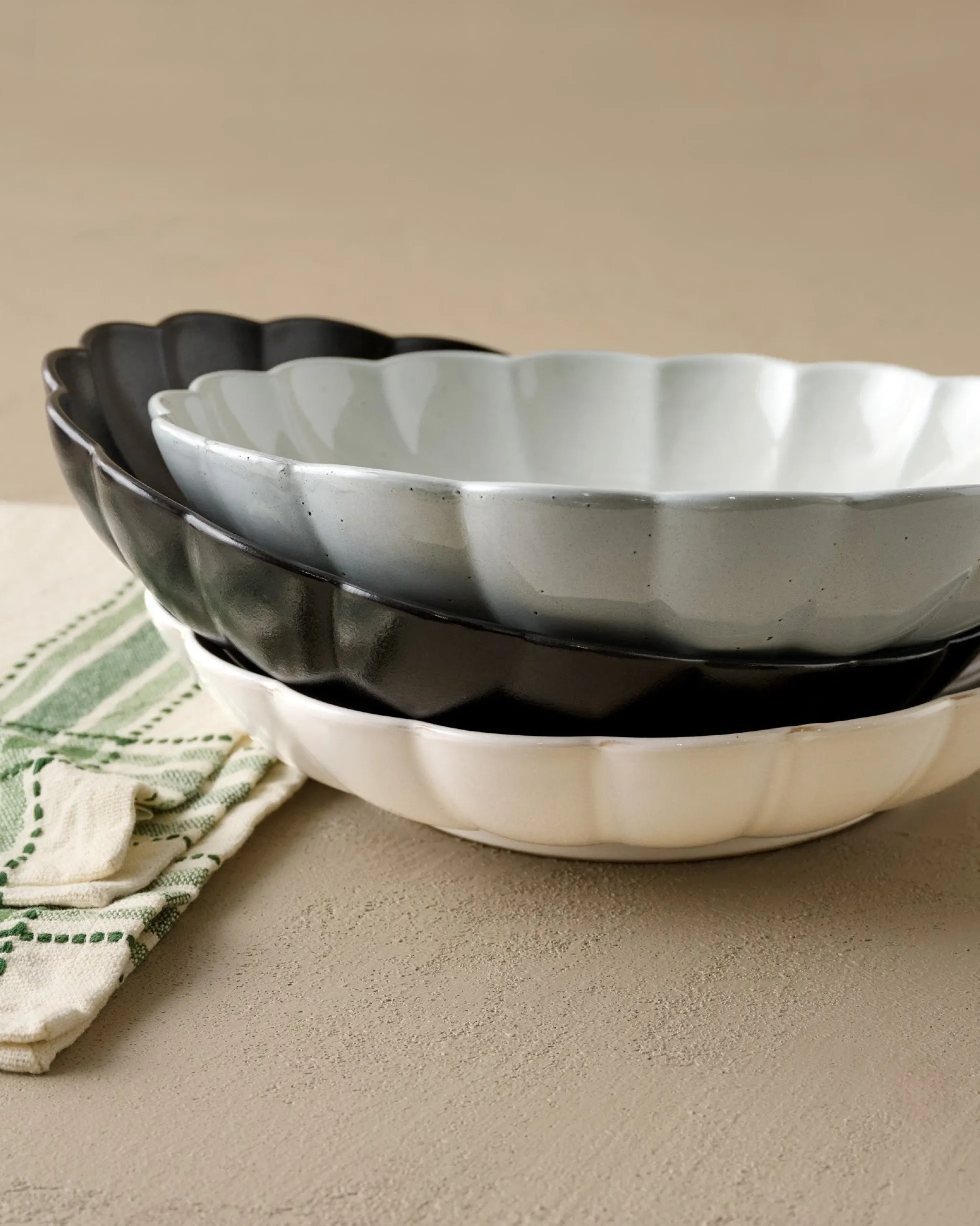 Oversized Cream Scalloped Serving Bowl