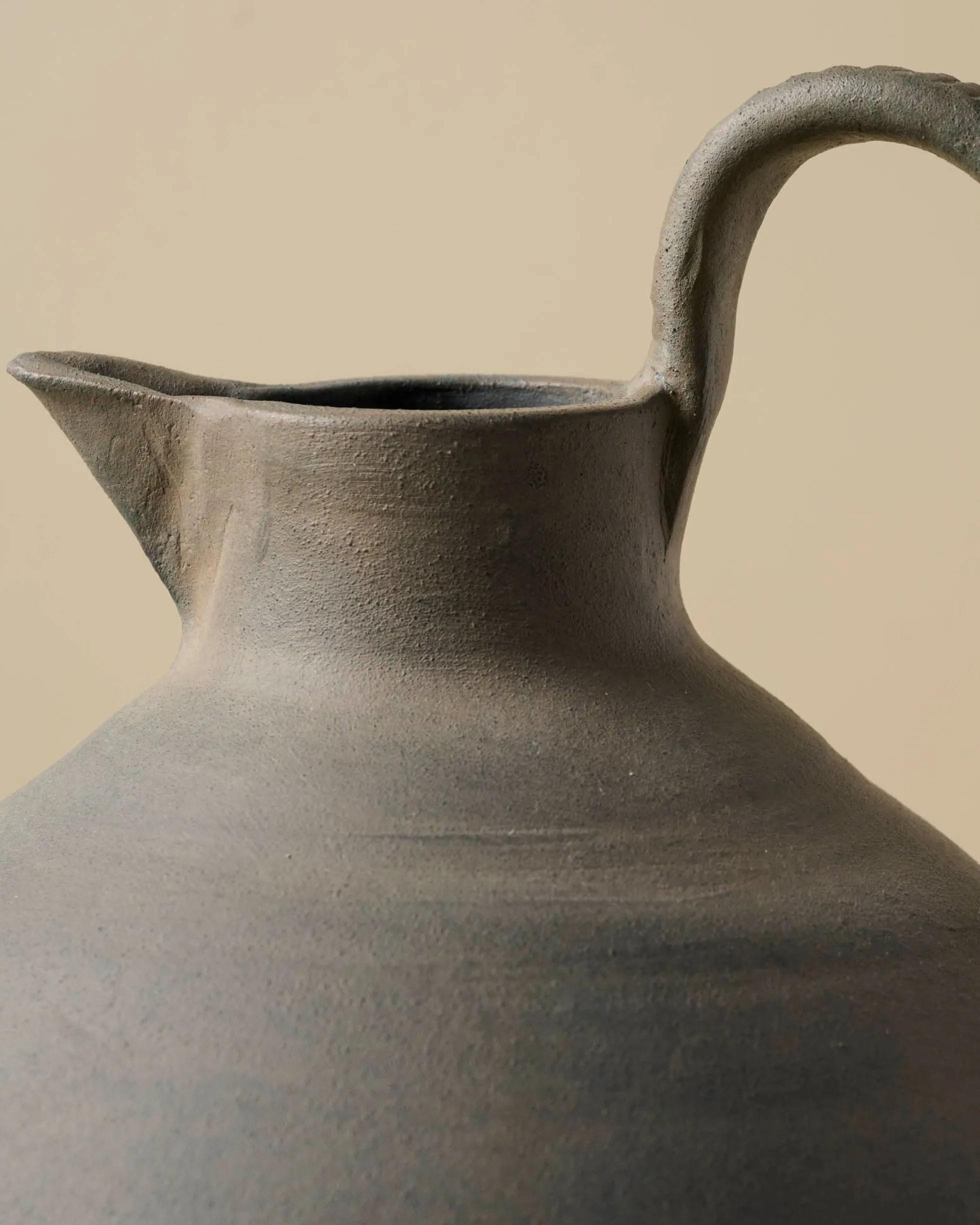 Ravine Black Ceramic Jug