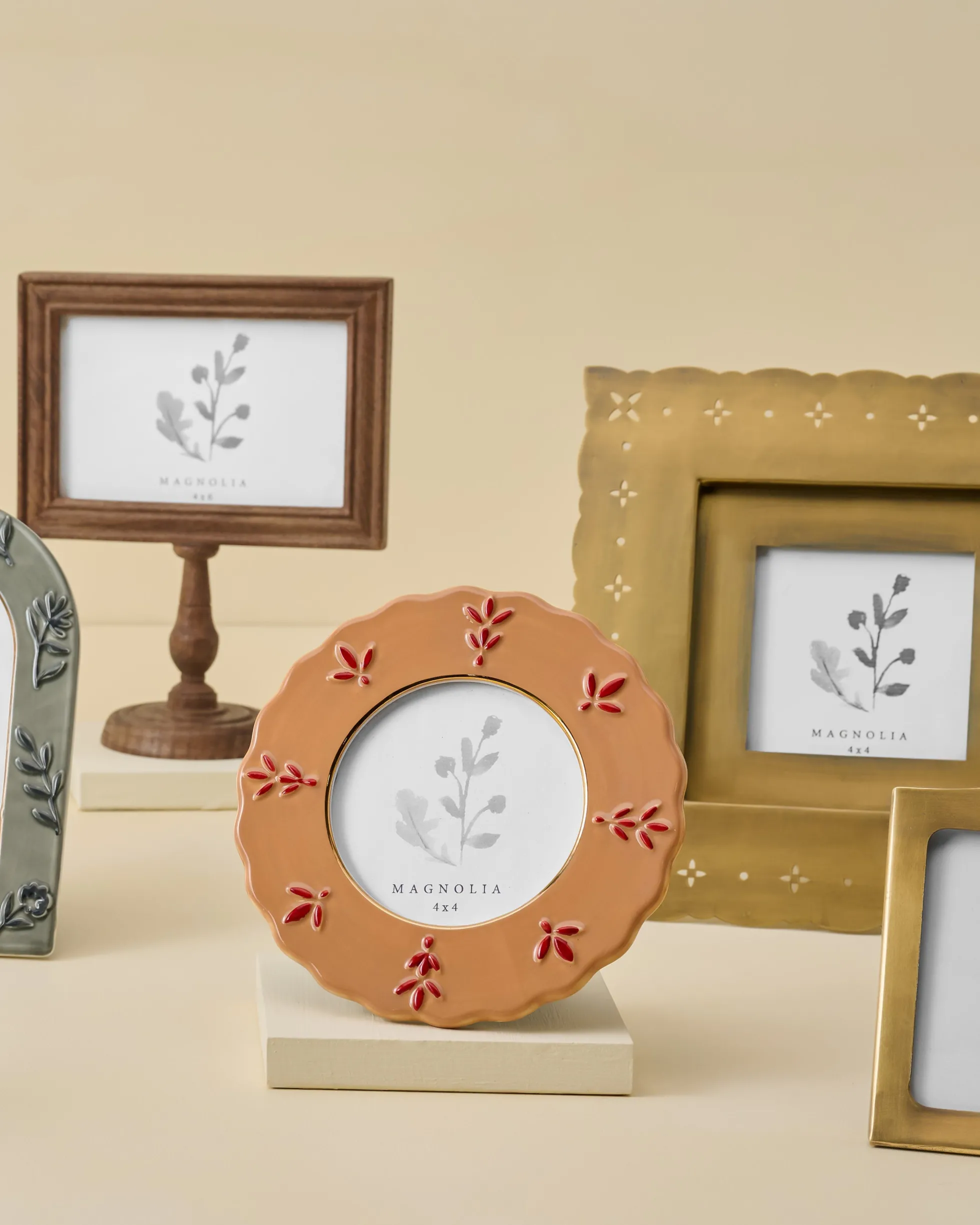 Round Ceramic Juliet Photo Frame