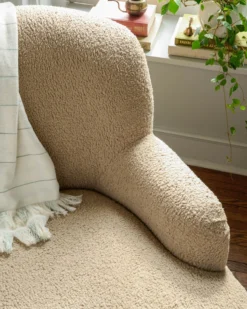 Ruby Swivel Chair