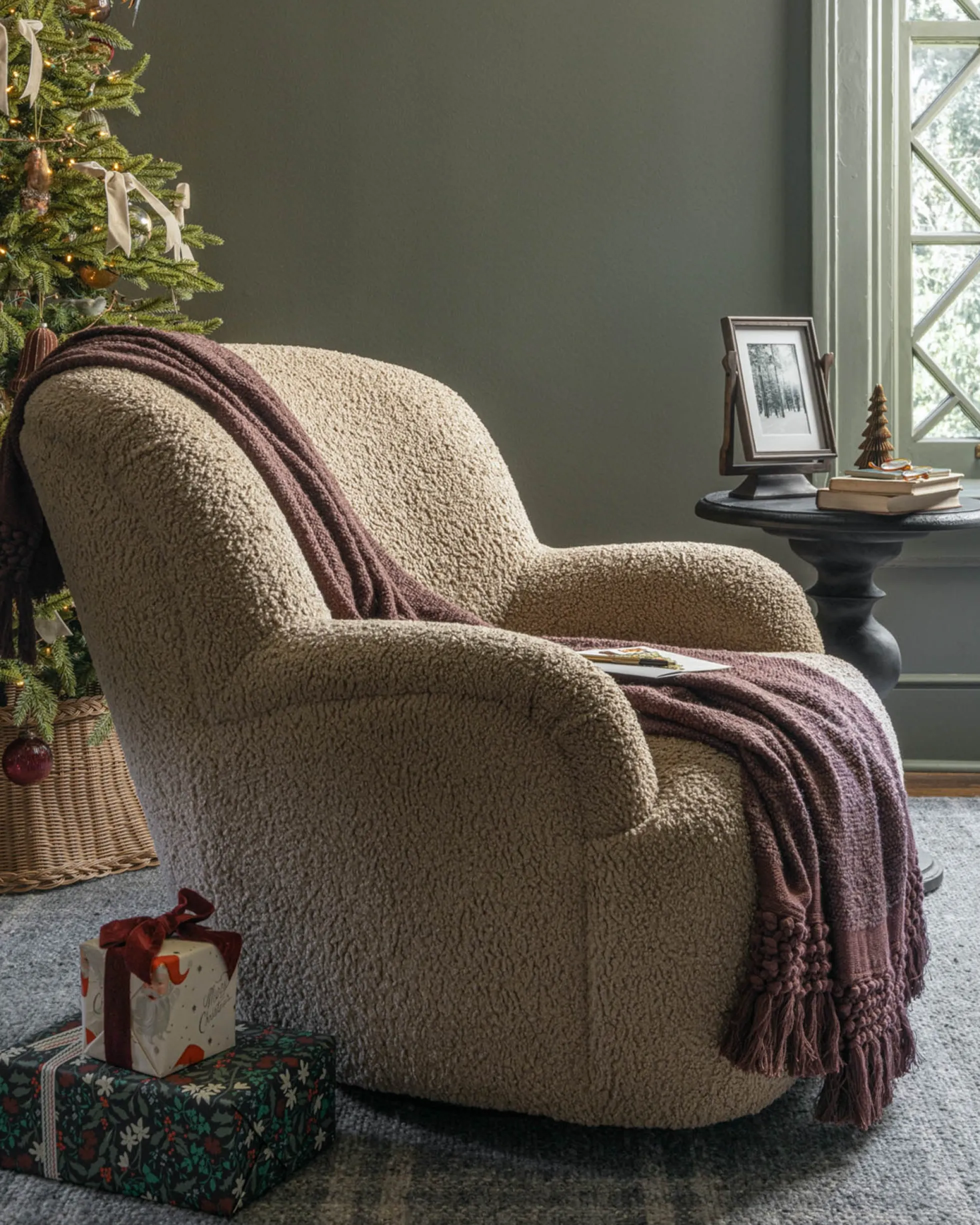 Ruby Swivel Chair
