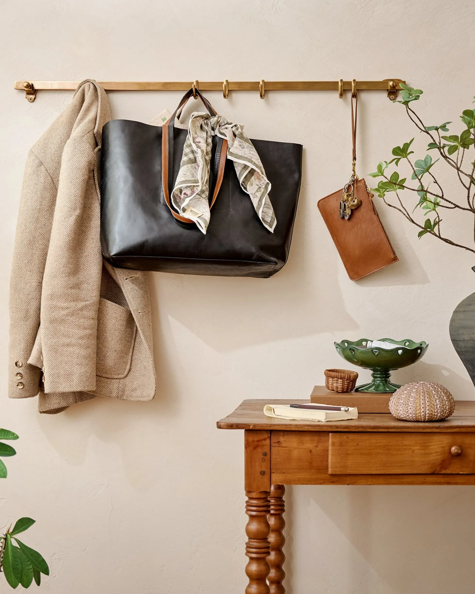 Samuel Vintage Inspired Flat Rail with Hooks