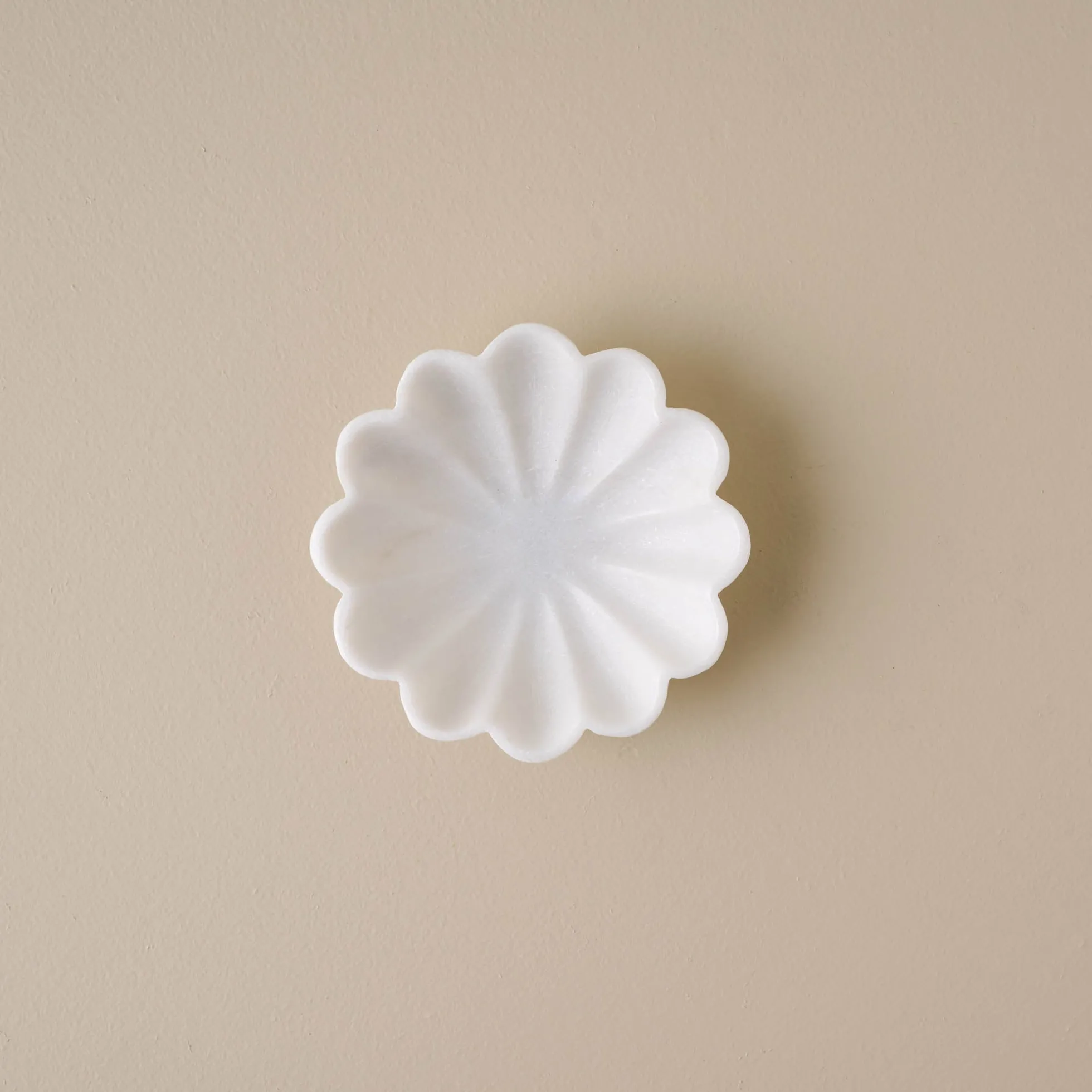 Scalloped Marble Accent Bowl