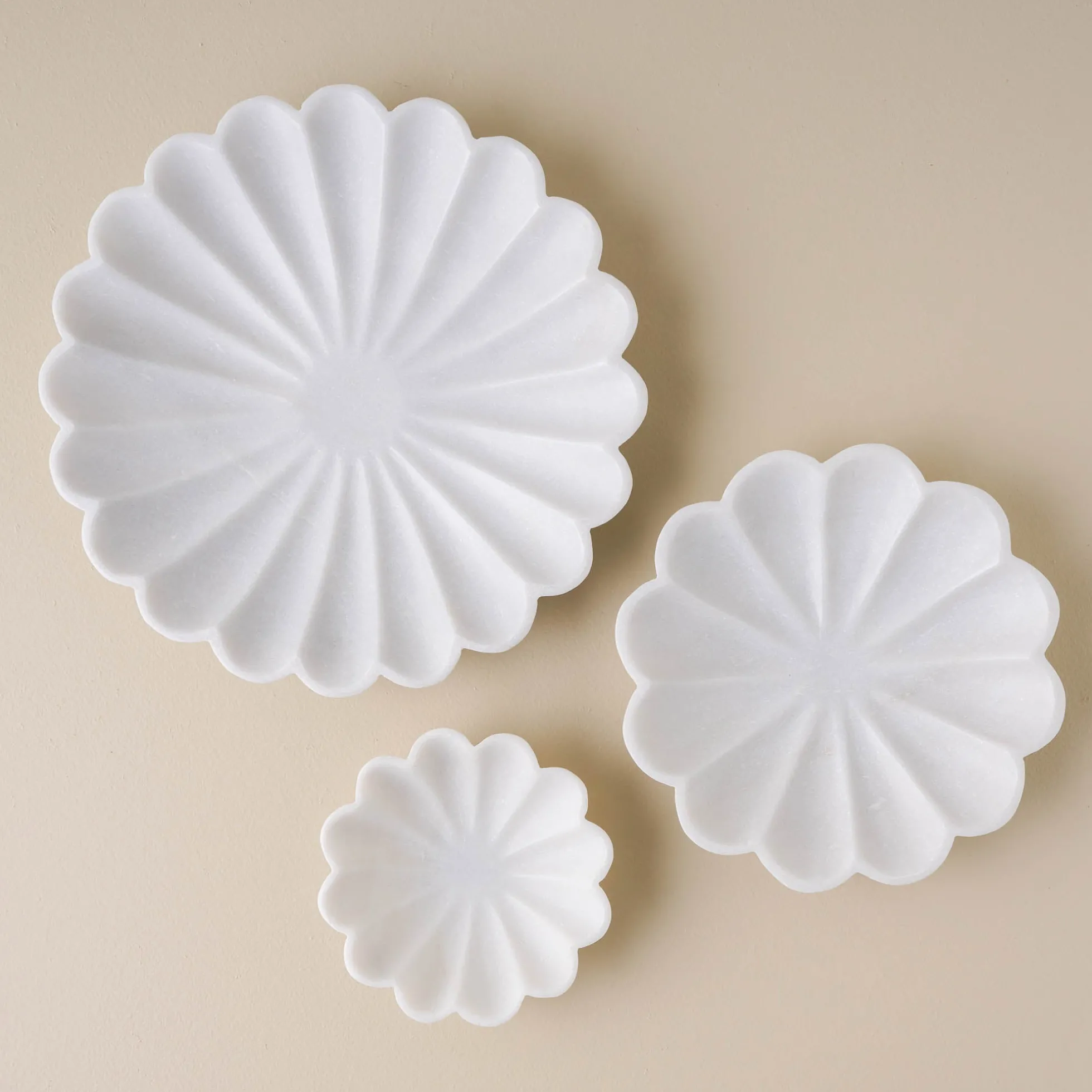 Scalloped Marble Accent Bowl