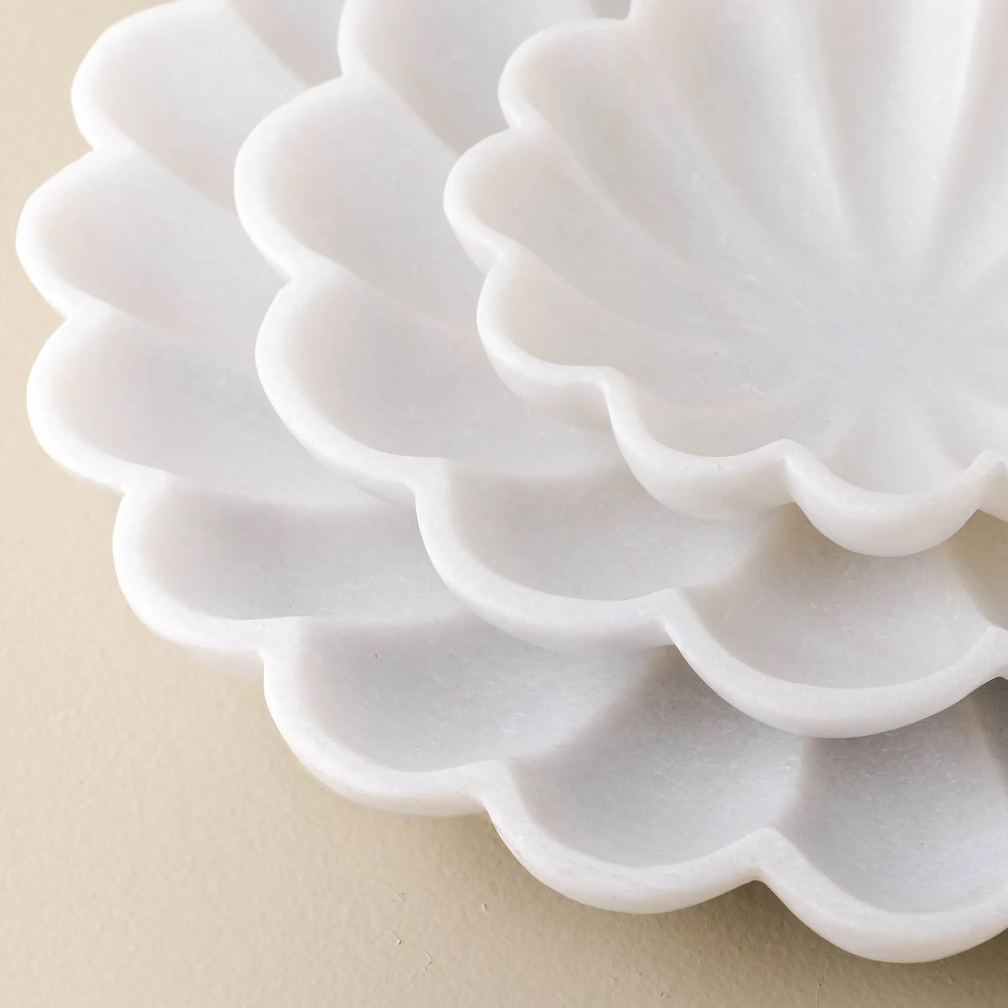 Scalloped Marble Accent Bowl