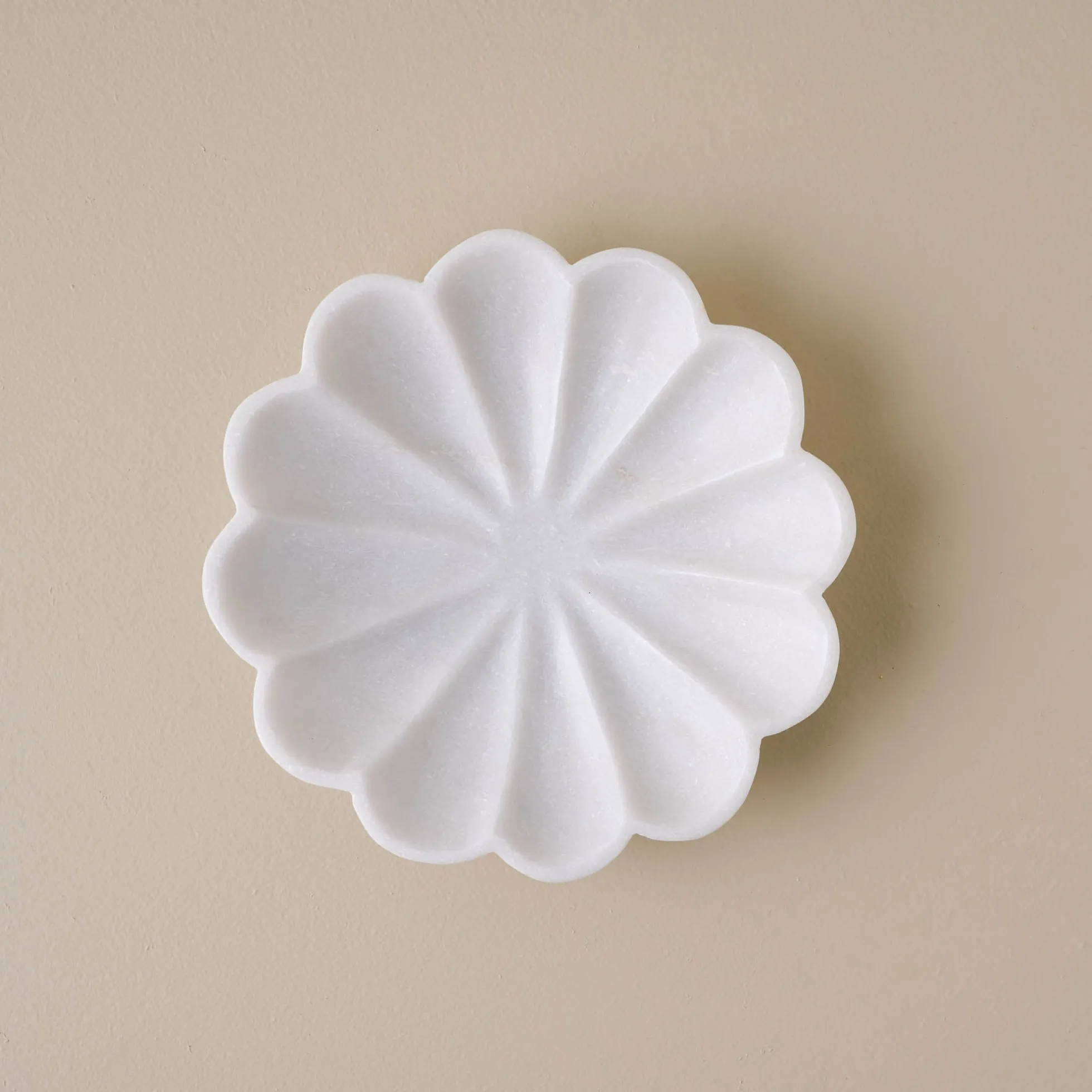 Scalloped Marble Accent Bowl