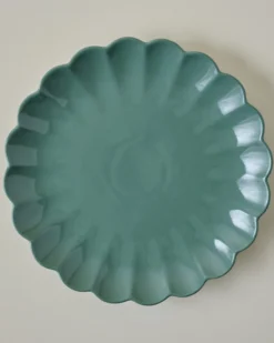 Seagrass Scalloped Plate