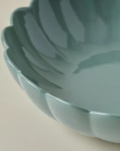 Seagrass Scalloped Serving Bowl